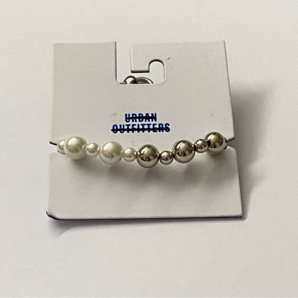 Urban Outfitters Pearl and Silver Beaded Bracelet